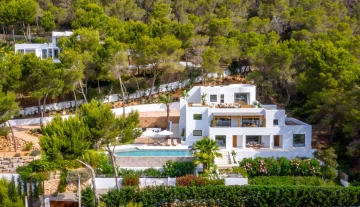 Resa estates huis kopen Ibiza es cubells villa main house far .jpg